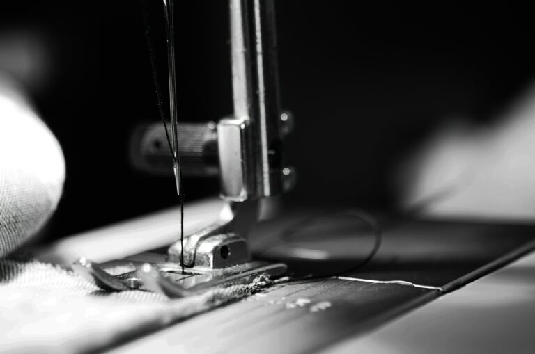 Choosing the Right Sewing Machine Needles