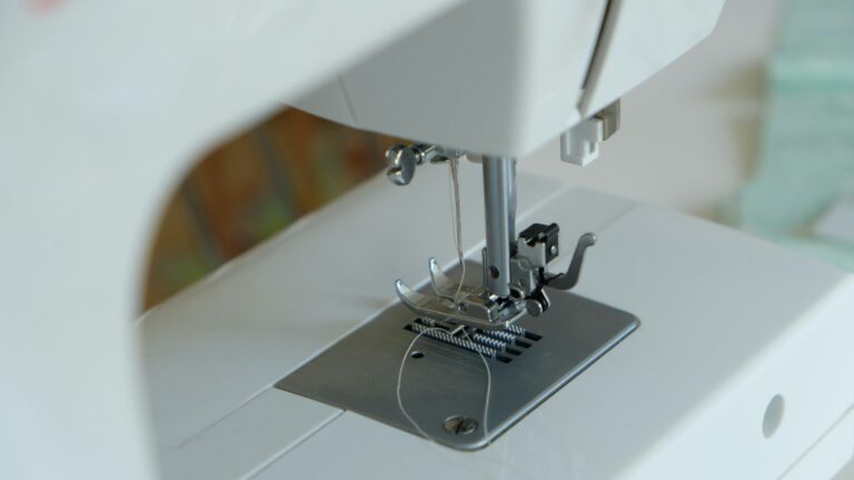 The Best Starter Sewing Machine: A Beginner’s Guide